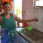 Governo põe fim ao problema da falta de água em comunidades de Rosário  - Moradora do Incra
