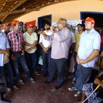 Jackson Barreto participa de entrega de assentamento a famílias do MST -
