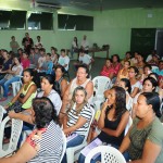 Seides orienta população sobre como acessar programas sociais  - A técnica da SEPMulheres
