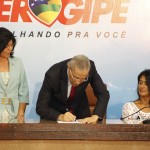 Déda sanciona lei do Proinveste e faz reconhecimento a ação de políticos sergipanos -