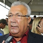 Déda realiza fechamento das comportas da barragem do rio Poxim - Foto: Marcos Rodrigues/ASN