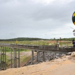 Déda realiza fechamento das comportas da barragem do rio Poxim - Foto: Marcos Rodrigues/ASN