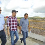 Déda realiza fechamento das comportas da barragem do rio Poxim - Foto: Marcos Rodrigues/ASN