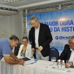 Déda anuncia investimentos para saneamento e oferta de água - Acompanharam a solenidade ao lado do governador