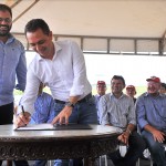 Jackson Barreto oficializa criação de novo assentamento em Canindé -