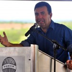 Jackson Barreto oficializa criação de novo assentamento em Canindé -