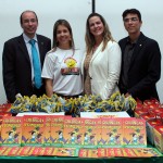 Defensores da Alegria leva crianças carentes ao parque Sweet Play - Momento da descida do ônibus