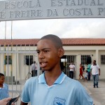 Alunos e professores se emocionam na entrega de escola em Socorro - A estudante Ana Luiza Silva