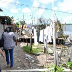 Beneficiários do Pró Moradia da Invasão do Rio do Sal responderão a questionário da Sedurb  - Moradias insalubres darão lugar a casas dignas