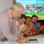 Jackson Barreto assina ordem de serviço para reforma do Batistão -