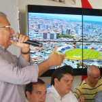 Jackson Barreto assina ordem de serviço para reforma do Batistão -