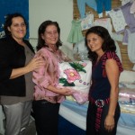Clube das Mães recebe instrumentos musicais e mini indústria de confecção  -