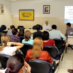 Seminário de Combate à Pobreza reúne pesquisadores e comunidade acadêmica - A mestranda Laiany Santos