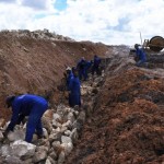 Governo dá continuidade ao Diagnóstico Social pelo PróMoradia em Socorro - Técnico do Núcleo Social da Sedurb faz entrevista com morador  Fotos: Eduardo Almeida