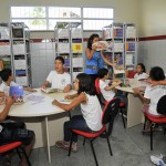 Jackson entrega quadra poliesportiva e reforma de escola em Poço Verde -