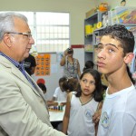 Jackson entrega quadra poliesportiva e reforma de escola em Poço Verde -