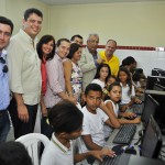 Jackson entrega quadra poliesportiva e reforma de escola em Poço Verde -