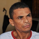 Governo dá continuidade ao Diagnóstico Social pelo PróMoradia em Socorro - Técnico do Núcleo Social da Sedurb faz entrevista com morador  Fotos: Eduardo Almeida