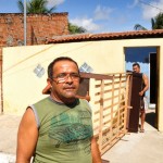 Governo dá continuidade ao Diagnóstico Social pelo PróMoradia em Socorro - Técnico do Núcleo Social da Sedurb faz entrevista com morador  Fotos: Eduardo Almeida