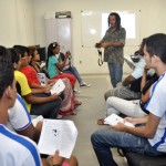 Oficina leva arte e conhecimento a jovens do bairro Bugio