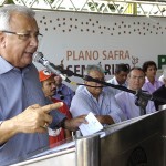 Jackson e Pepe Vargas entregam máquinas agrícolas e lançam Plano Safra  -