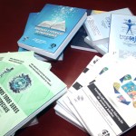 Secretário recebe livros e DVD resultantes de pesquisa executada pelo Projeto Transeja  - Fotos: Ascom / Saúde