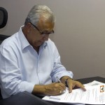 Jackson recebe o deputado João Daniel e comissão de dirigentes do MST - O governador em exercício Jackson Barreto
