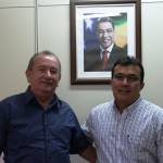 Prefeitura de Dores assina termo com a Emgetis - O prefeito de Dores