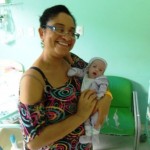 Maternidade N. Sra. de Lourdes registra mais de 7 mil atendimentos  - A professora Rosângela Ramos e sua filha Camille / Fotos: Ascom/SES