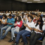 Governo atua na parceria de combate às drogas com palestras nas escolas - Psicólogo da instituição de ensino