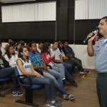 Governo atua na parceria de combate às drogas com palestras nas escolas - Psicólogo da instituição de ensino