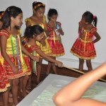 Cortejo abre programações do Instituto Banese para comemorar o Mês do Folclore - Guerreirinhos se divertiram muito com as atrações do Museu
