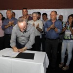 Jackson assina ordem de serviço para reforma do Murilo Braga