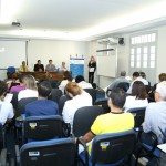 Participantes debatem sobre temas relacionados ao desenvolvimento da pesquisa no Estado - A jornalista