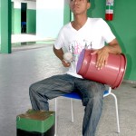 Projeto sobre cultura e sustentabilidade revoluciona vida dos estudantes do Barão de Mauá  - A estudante Ketlyn Taiane de Jesus Vieira demonstra a preocupação com a preservação da escola / Fotos: Juarez Silveira/Seed