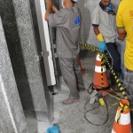 Governo realiza manutenção no Terminal Rodoviário Luiz Garcia - Profissional faz último ajuste