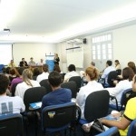 Participantes debatem sobre temas relacionados ao desenvolvimento da pesquisa no Estado - A jornalista