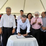 Jackson assina ordem de serviço para pavimentação em Divina Pastora -