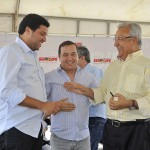 Jackson entrega mais 30 máquinas para beneficiar municípios sergipanos  -
