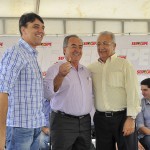 Jackson entrega mais 30 máquinas para beneficiar municípios sergipanos  -