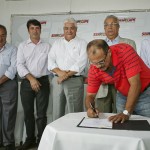 Jackson assina ordem de serviço para adutora de Itabaianinha