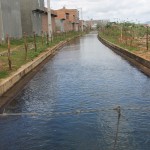Governo e Prefeitura fazem limpeza e cerca do canal de irrigação que corta Canindé -