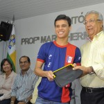 Jackson Barreto entrega tablets para alunos da rede estadual - Douglas Matheus de Jesus