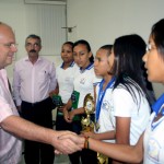 Secretário recebe equipe campeã de badminton do Colégio Valadares - Fotos: José Santana Filho/Seed