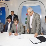 Jackson assina ordem de serviço para ampliação da pista do Aeroporto Santa Maria -