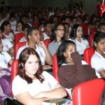 Alunos e professores comemoram os 143 anos do Colégio Atheneu - Fotos: Juarez Silveira/Seed