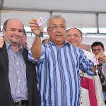 Jackson entrega ônibus escolares a 15 municípios sergipanos -