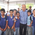 Jackson entrega ônibus escolares a 15 municípios sergipanos -