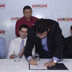 Jackson anuncia oficialmente início das primeiras 8 obras do Proinveste  - O secretário Valmor Barbosa