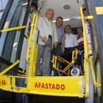 Jackson entrega 22 ônibus escolares a 17 municípios sergipanos  -